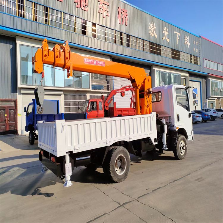黄石市三轮随车吊定制 农用改装机自备吊中瑞长期出售